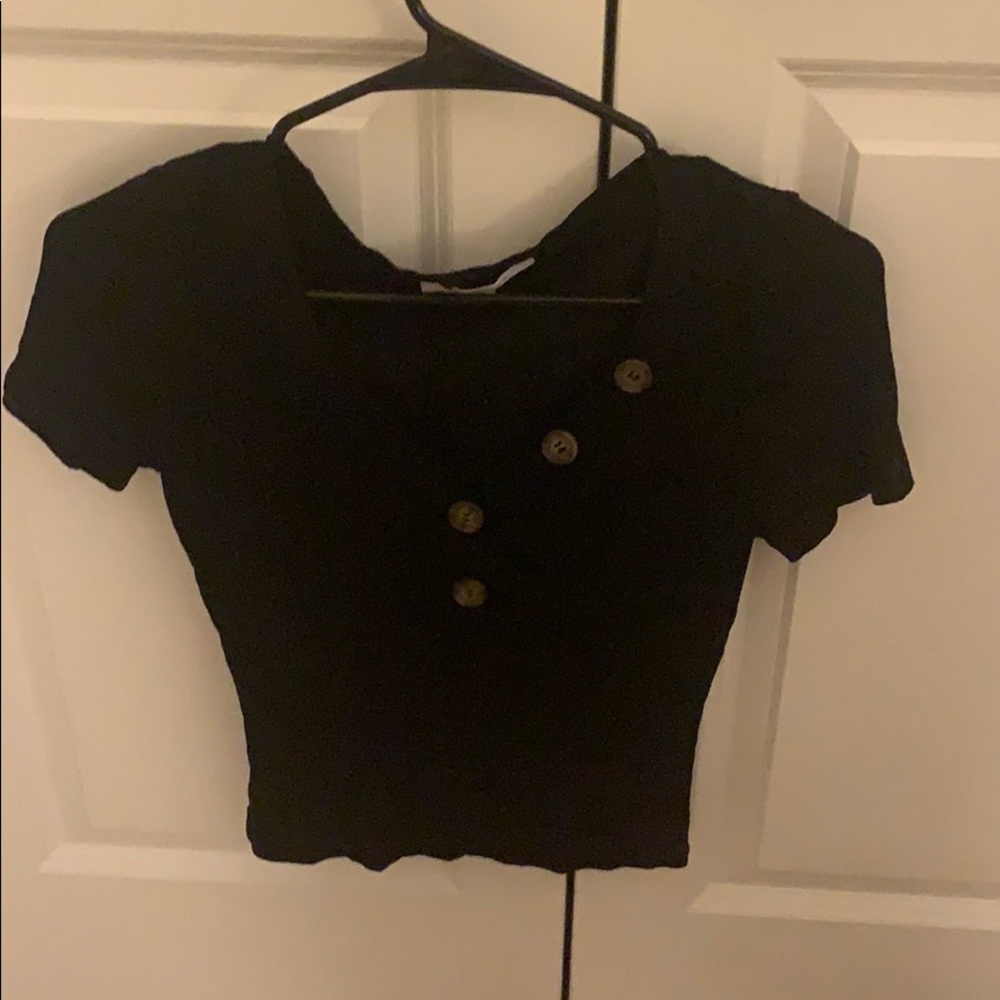 Black tee